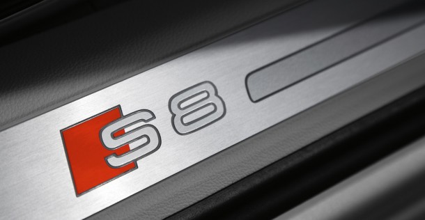 Audi S8 - model 2012